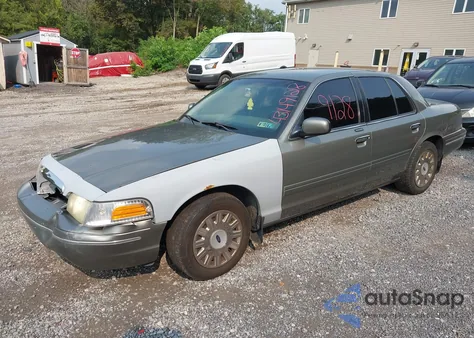 2003 Ford Crown Victoria Standard z USA, uszkodzony, nr VIN 2FAFP73W63X161494